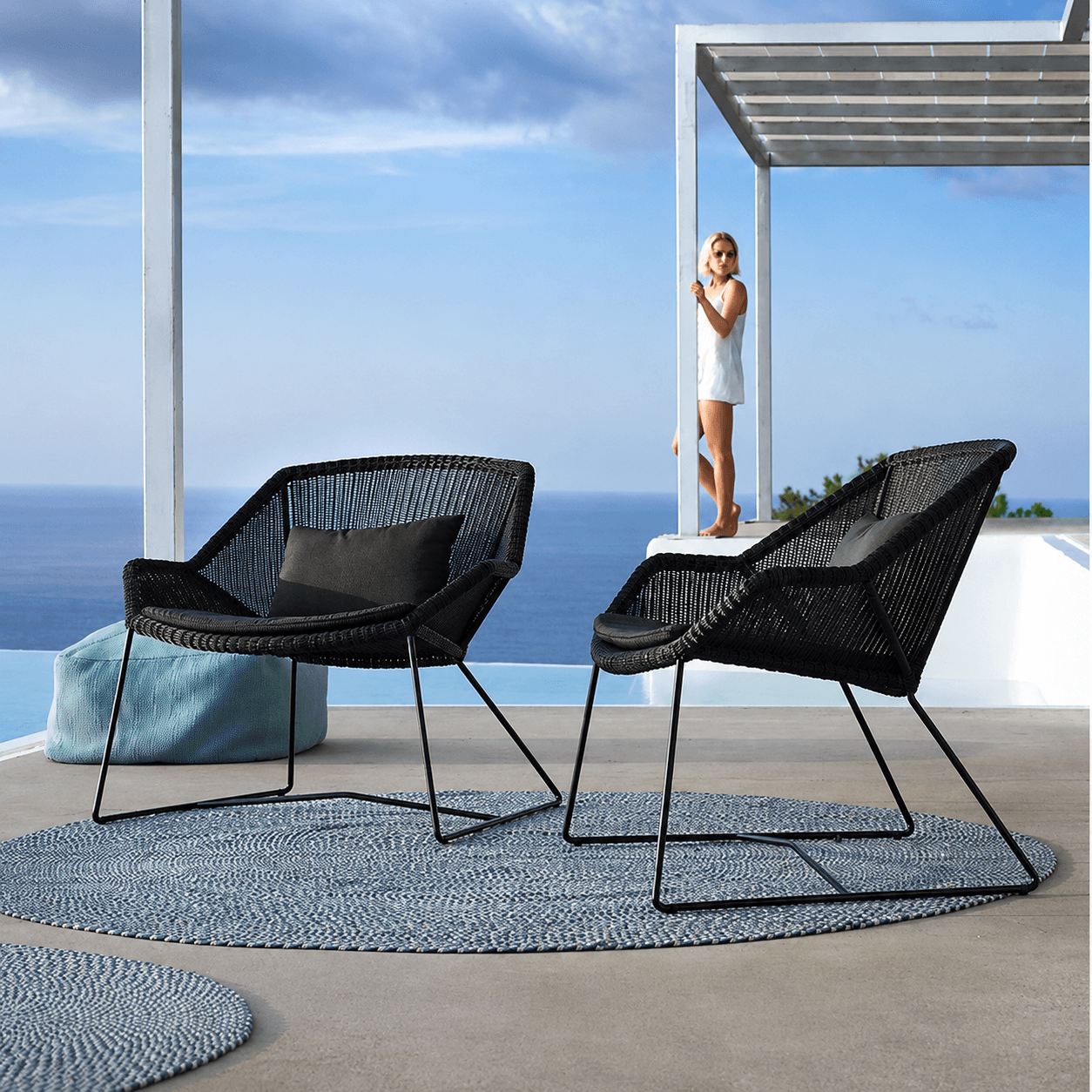 Outdoor lounge chairs